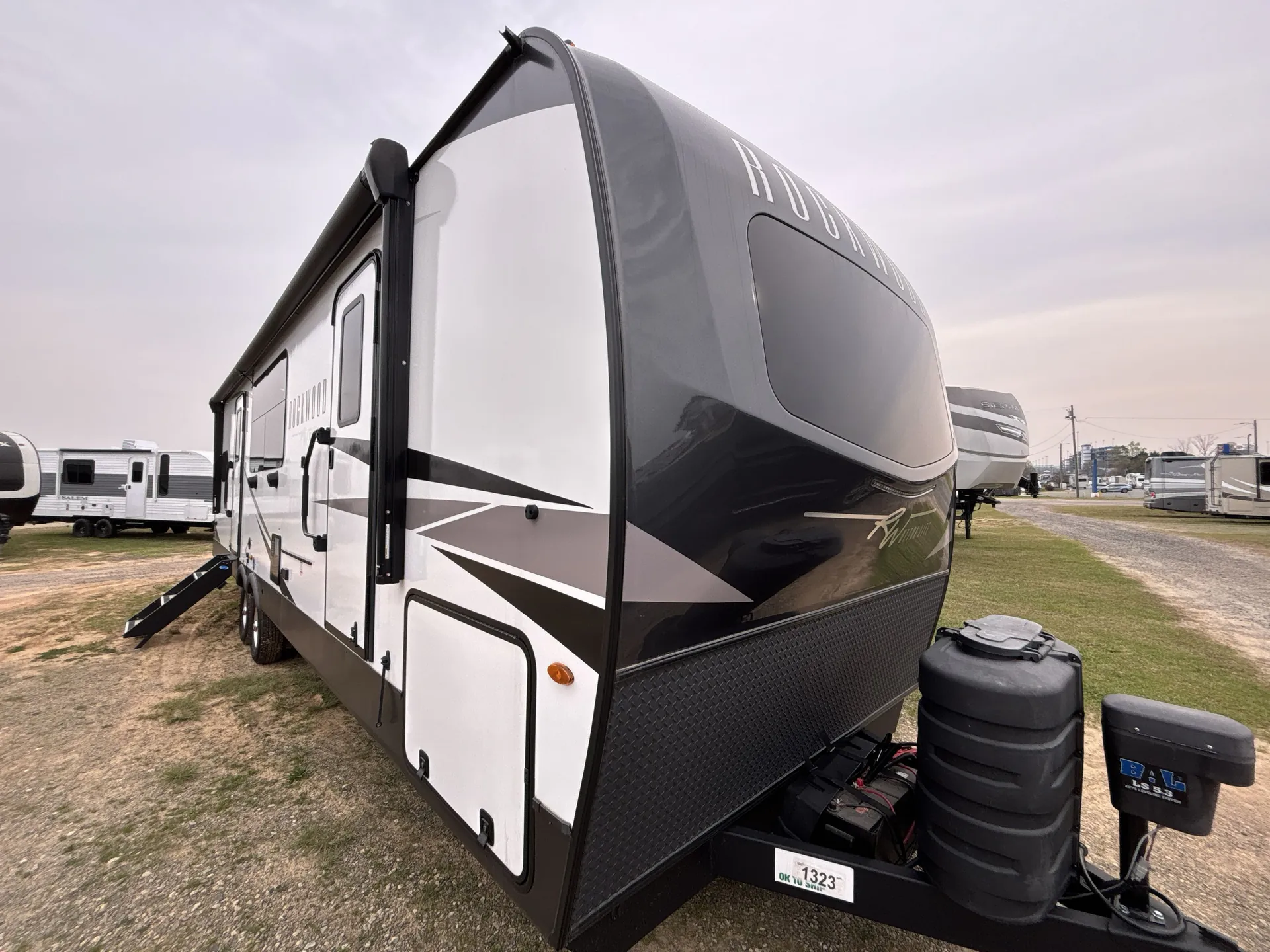 2025 Forest River Rockwood Ultra Lite 2918BH - Photo 2