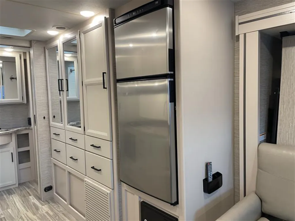 2021 Thor Motor Coach Axis 24.3, Photos photo 22