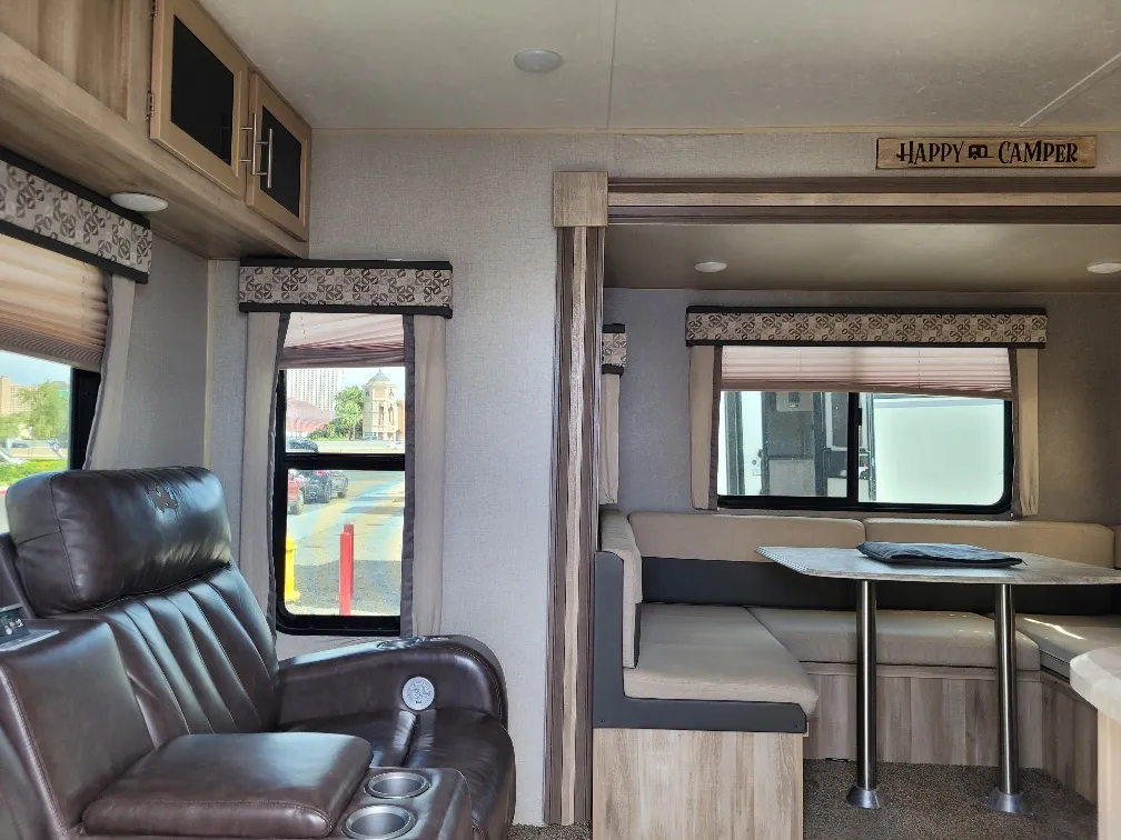 2020 Coachmen Catalina Summit 231MKS - Photo 4