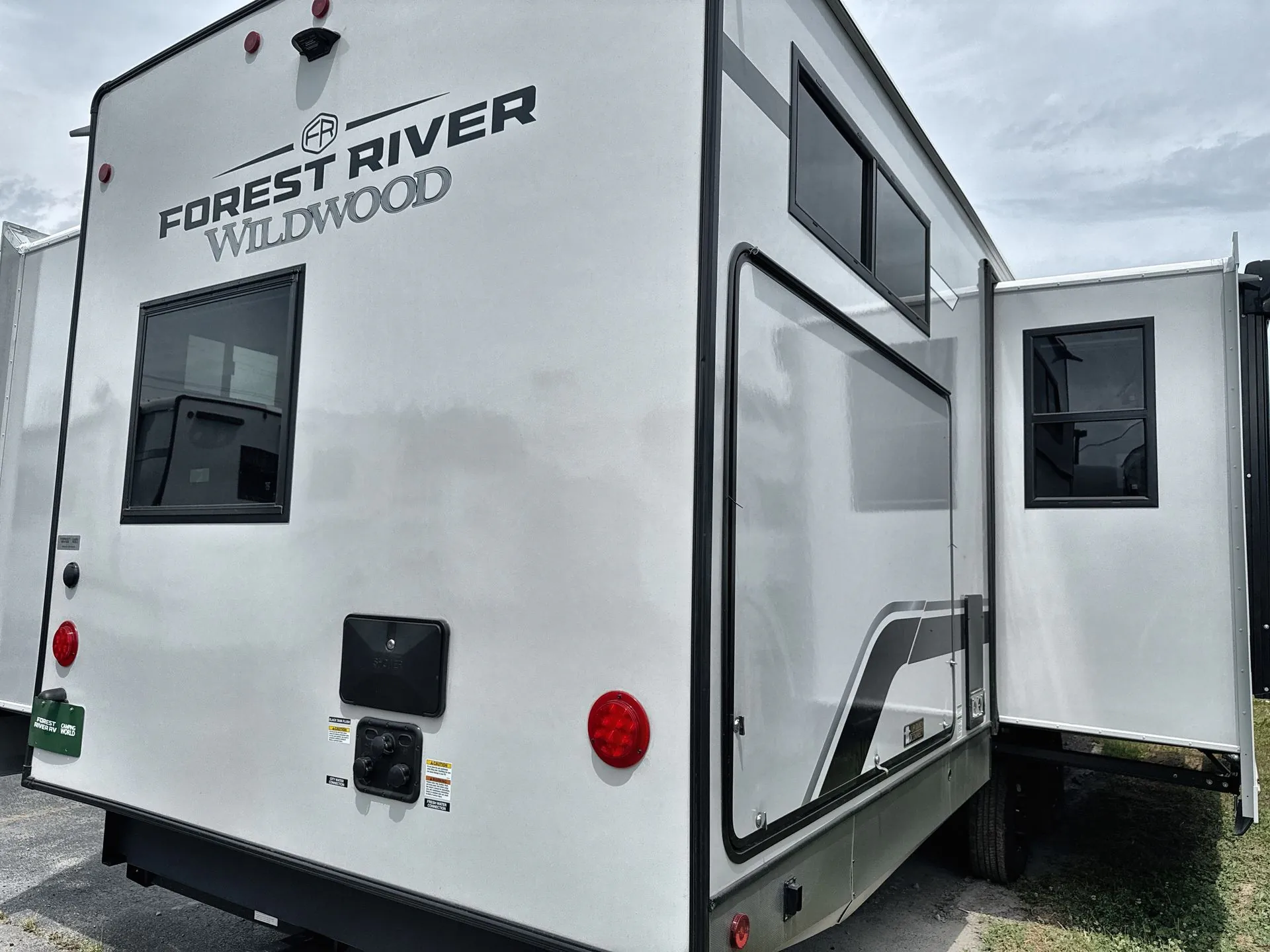 2027 Forest River Wildwood Heritage Glen 310BHI — backside