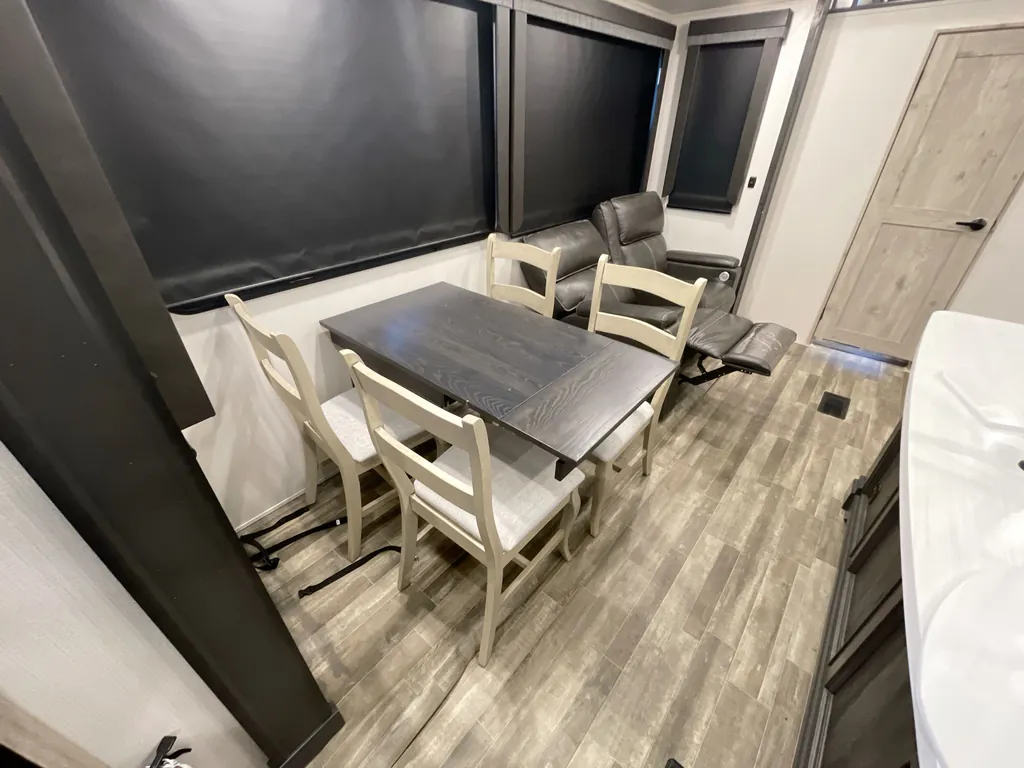 2023 Keystone Avalanche 390DS, Photos photo 6