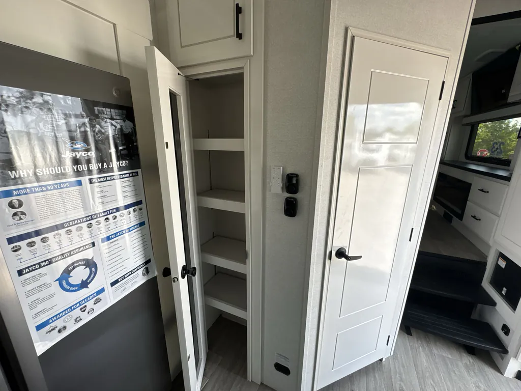 2027 Jayco Pinnacle 36FBTS, Photos photo 18