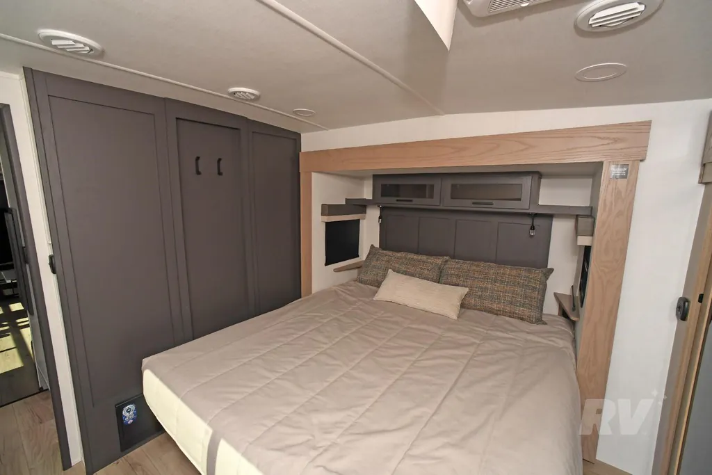 2026 Forest River Rockwood Signature 371RK, Photos photo 21