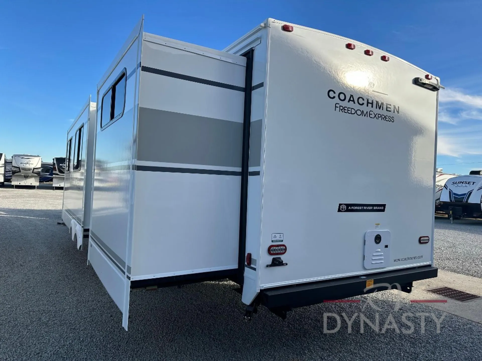 2025 Coachmen Freedom Express Select 31SE - Photo 4