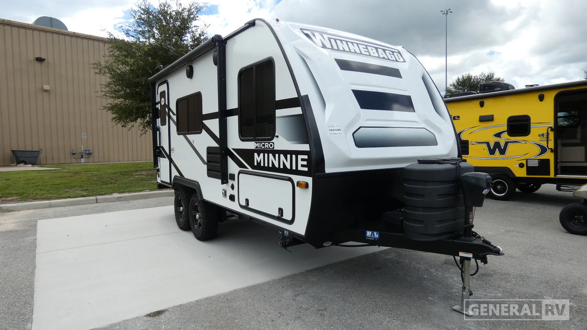 2025 Winnebago Micro Minnie 1720FB - Photo 2