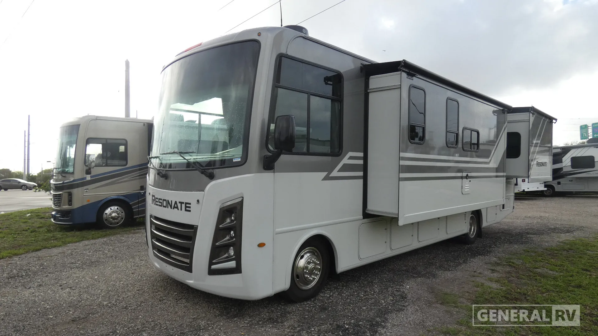 2026 Thor Motor Coach Resonate 30C - Photo 4