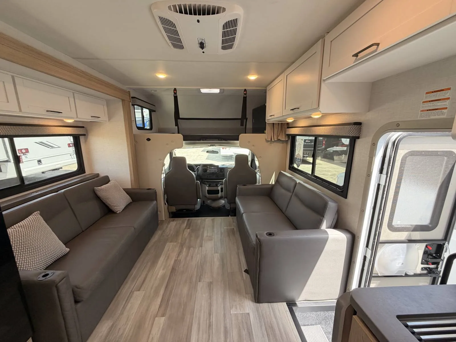 2027 Thor Motor Coach Outlaw 29J - Photo 4