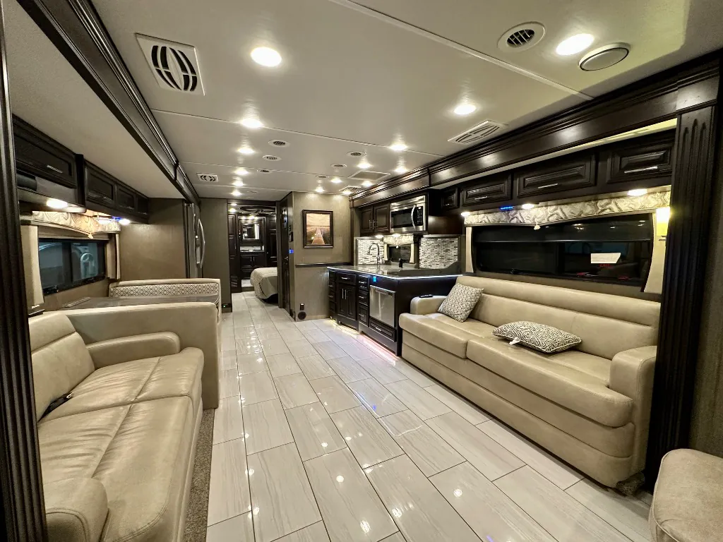 2021 Forest River Berkshire XL 40D - Photo 3