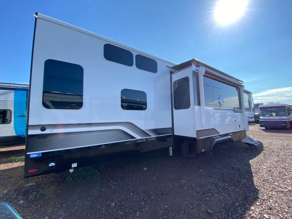 2027 Jayco North Point 380FBRK, Photos photo 11