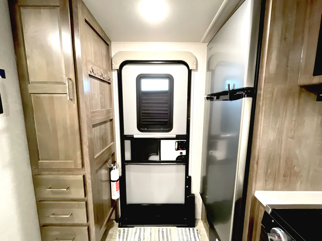 2023 Forest River Rockwood Ultra Lite 2614BS, Photos photo 11