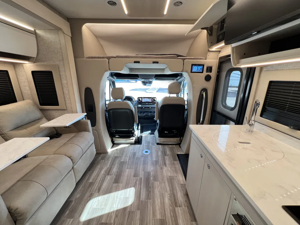 2025 Tiffin Wayfarer 25 XLW, Photos photo 3