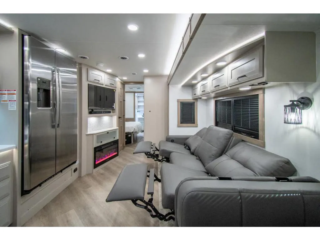 2027 Entegra Coach Emblem 36U, Photos photo 12