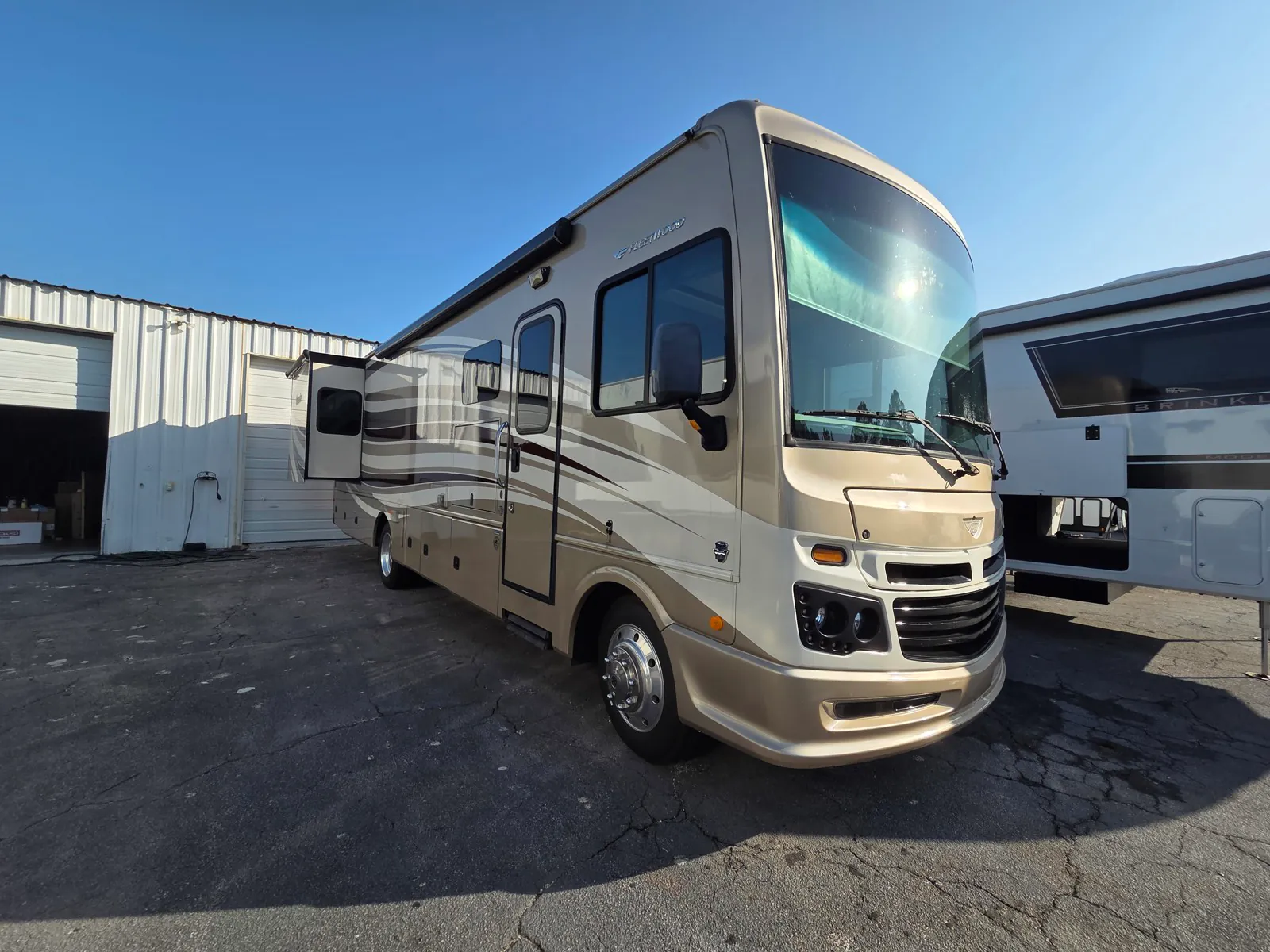 2017 Fleetwood Bounder 33C - Photo 2