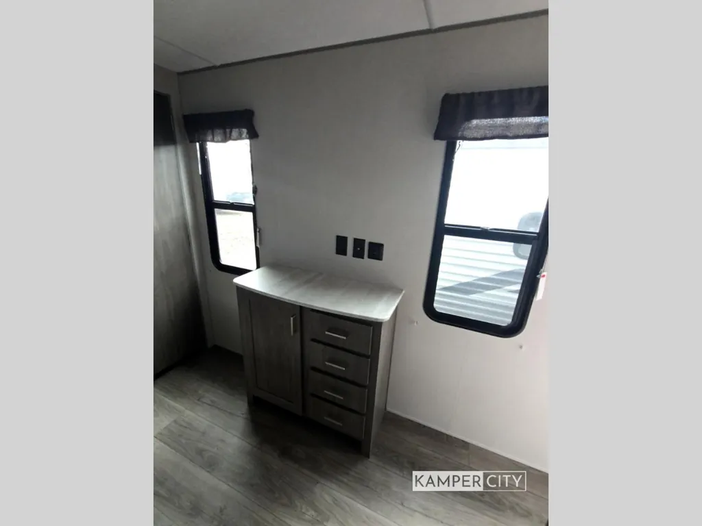 2025 Coachmen Catalina Legacy Edition 323MAZE, Photos photo 38