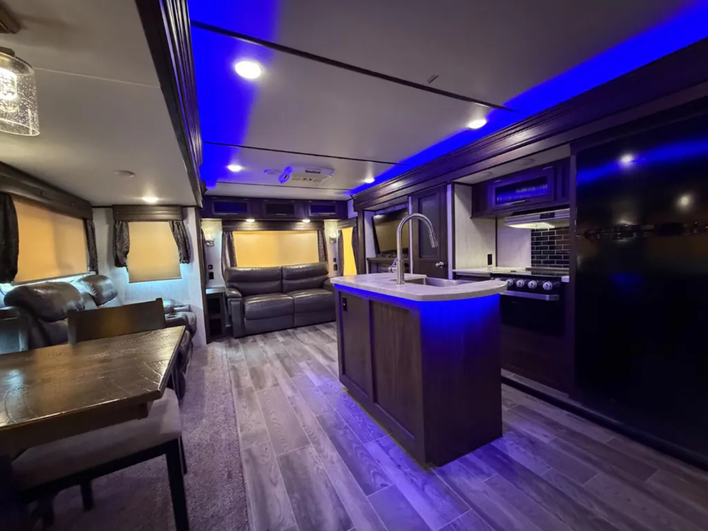 2019 Forest River Cherokee Alpha Wolf 26RL, Photos photo 4