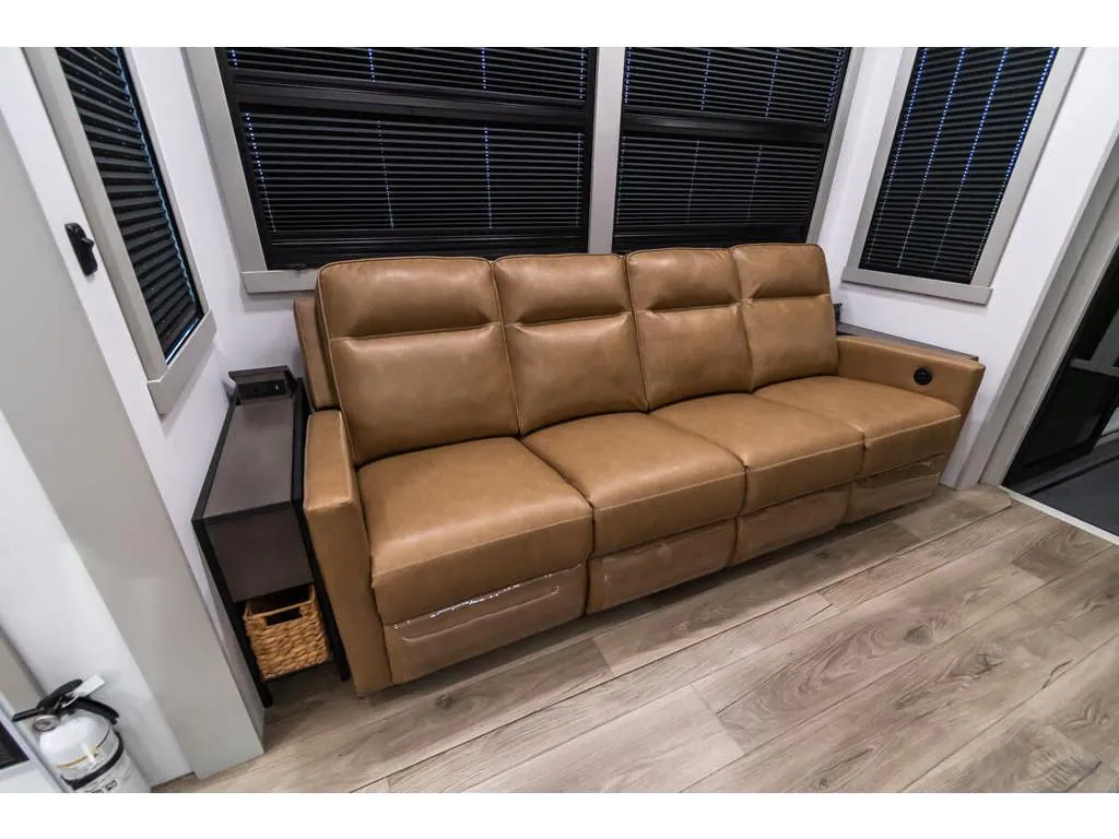 2025 Brinkley Model G 3500, Photos photo 7