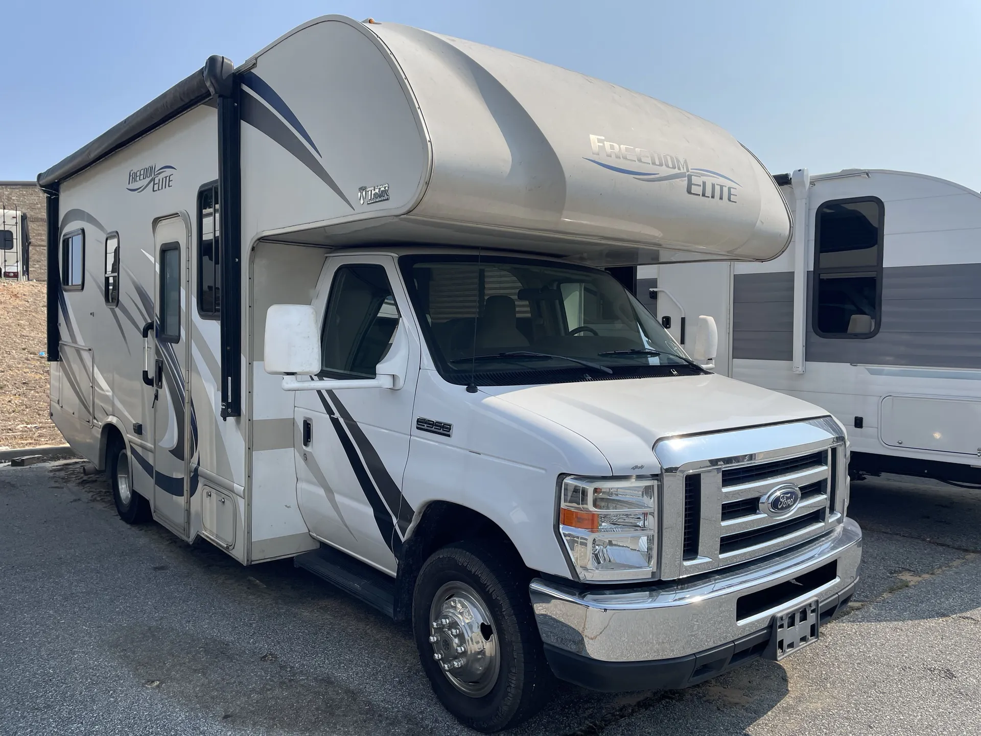 2017 Thor Motor Coach Freedom Elite 23H - Photo 2