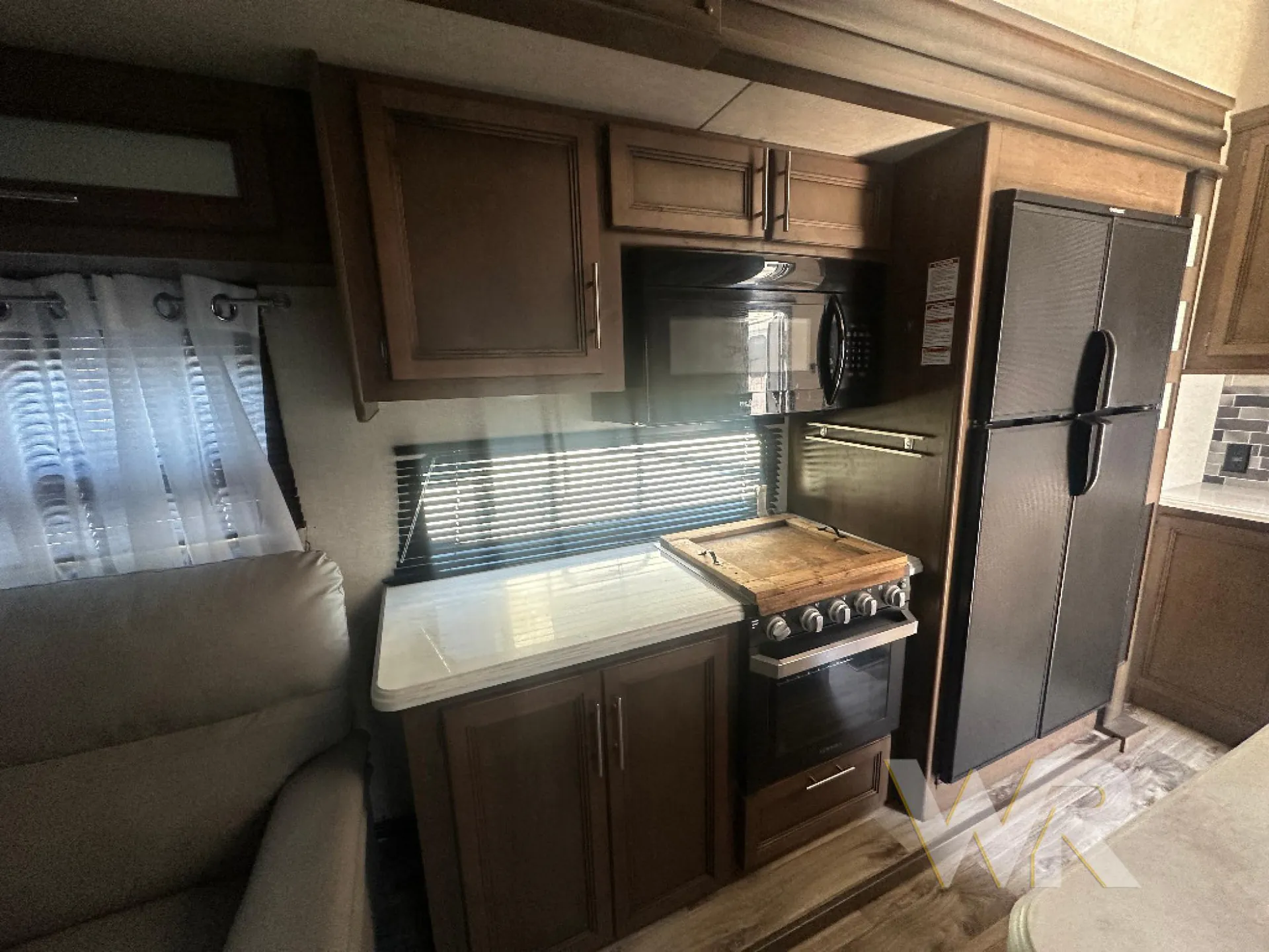 2020 Keystone Cougar 302RLS - Photo 4