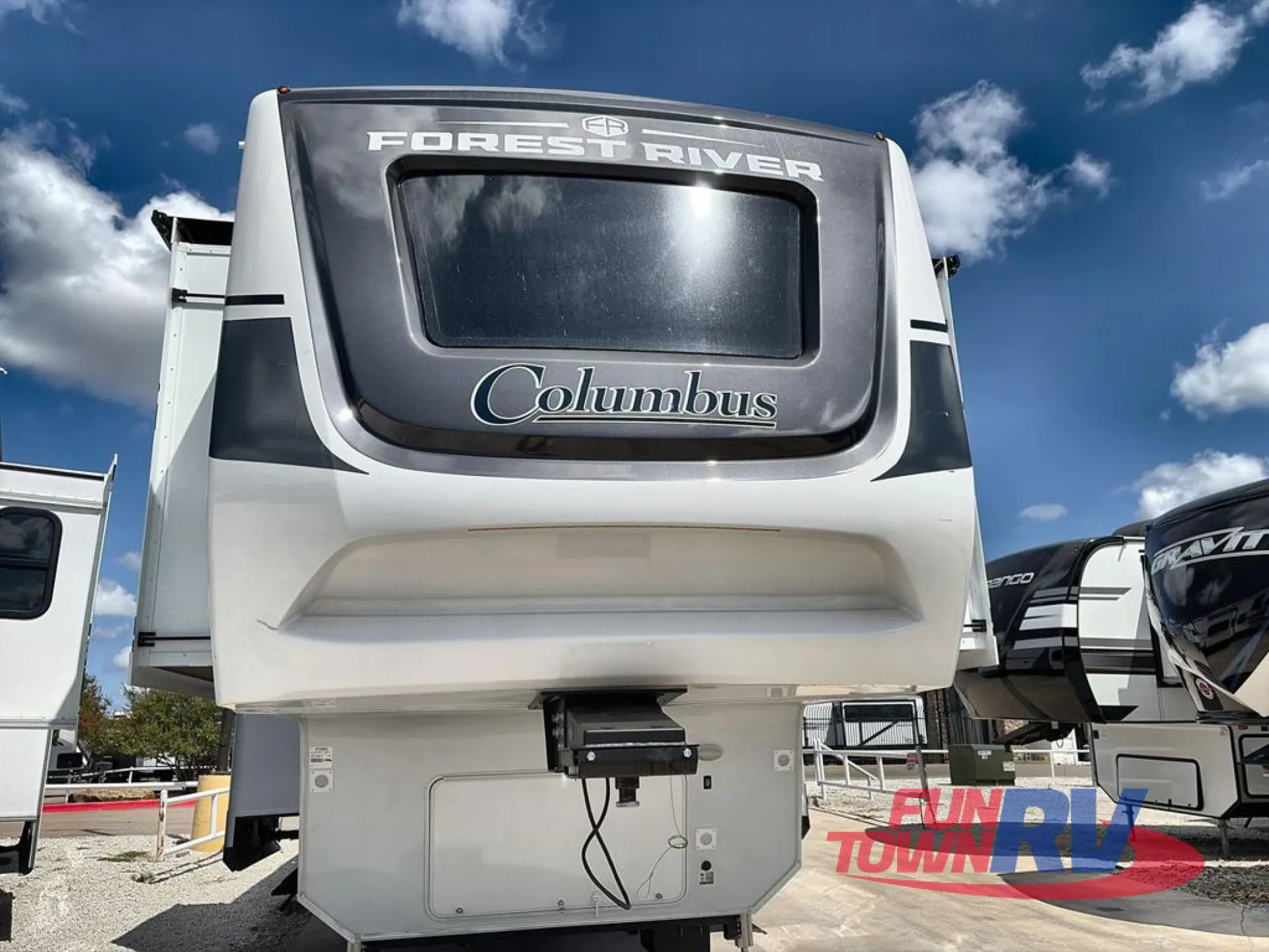 2025 Palomino Columbus 388FKH - Photo 4