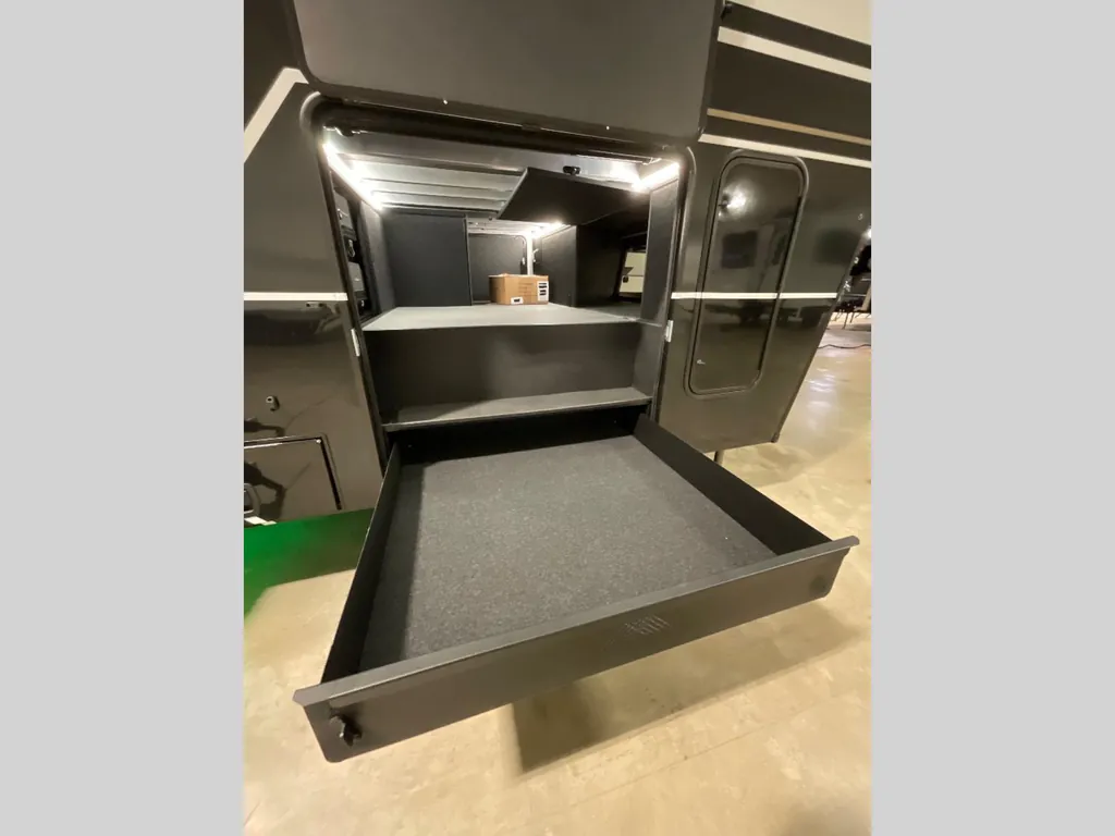 2025 Brinkley Model G 4100, Photos photo 4