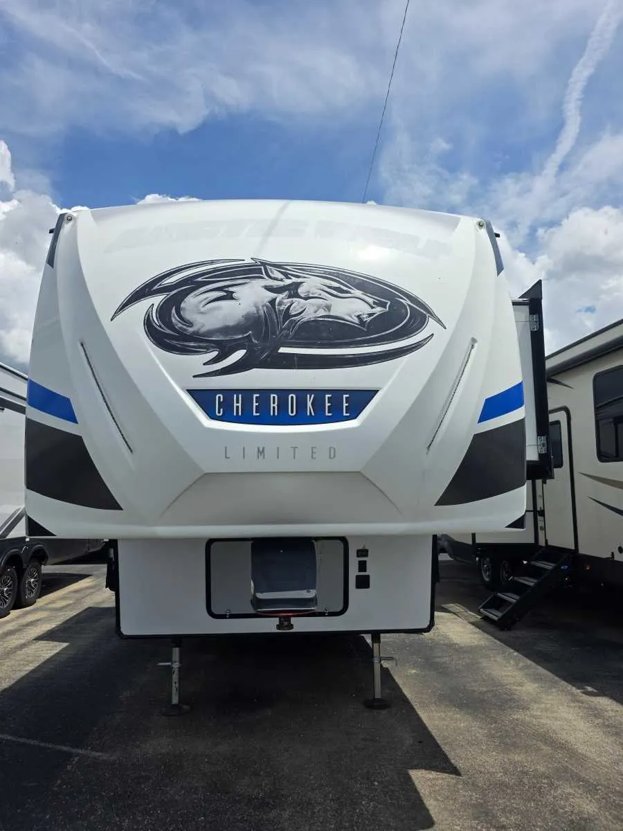 2019 Forest River Cherokee Arctic Wolf 305ML6 - Photo 3