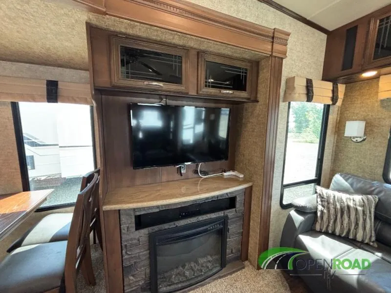 2017 Forest River RV Sandpiper 343RSOK - Photo 2