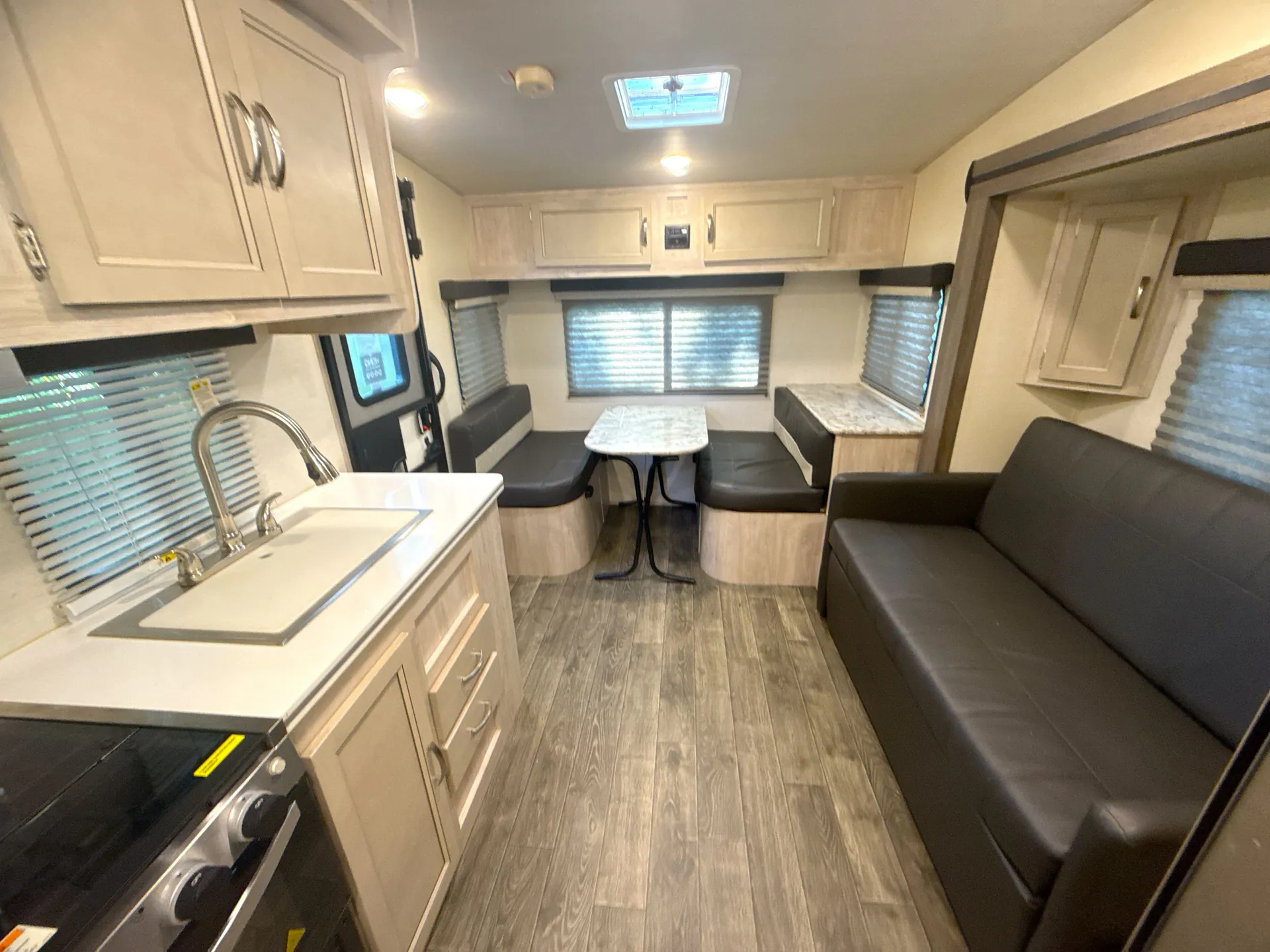 2025 Gulf Stream Vista Cruiser 23TWS — living area main
