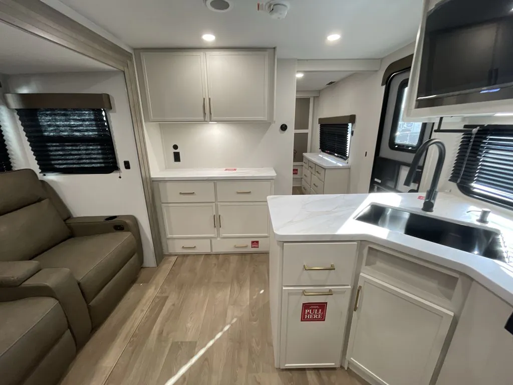 2027 Grand Design Transcend 335BHT, Photos photo 22