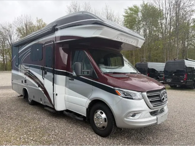 2023 Entegra Coach Qwest 24L - Photo 2
