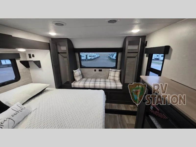 2025 Venture RV SportTrek Touring Edition 353VIK - Photo 3