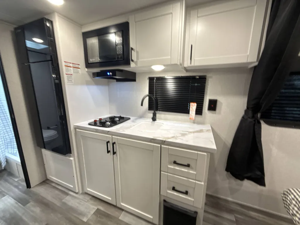 2027 Jayco Jay Flight 175FQ, Photos photo 2