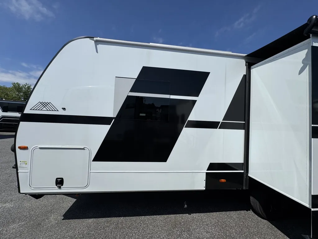 2025 Brinkley MODEL I 265, Photos photo 5