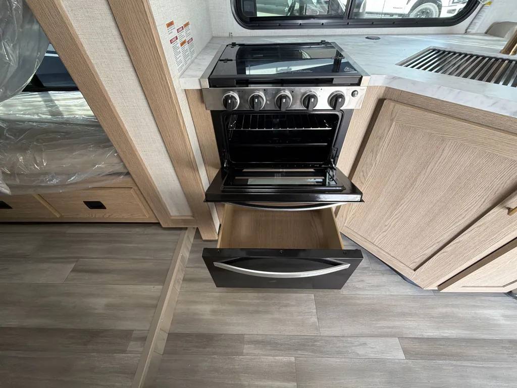 2027 Thor Motor Coach Freedom Elite 31FE, Photos photo 10