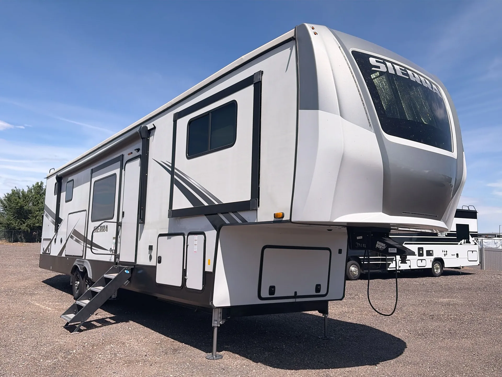 2021 Forest River Sierra 391FLRB - Photo 2