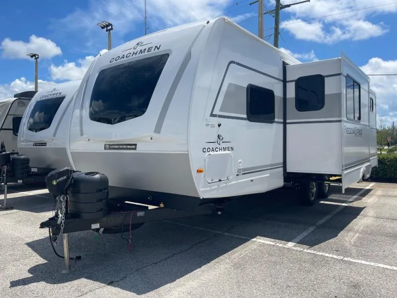 2026 Coachmen Freedom Express 271BHE - Photo 3