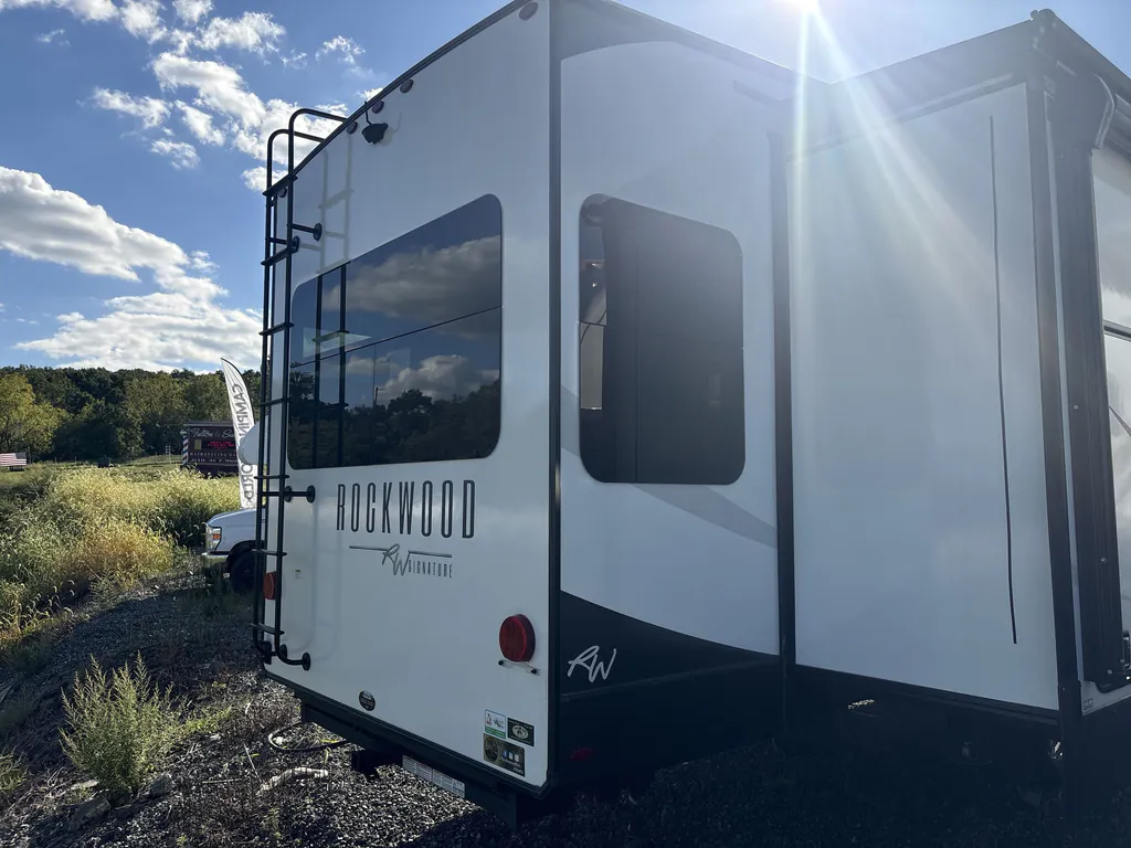 2024 Forest River Rockwood Signature 372RL, Photos photo 7