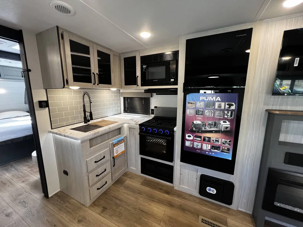 2027 Palomino Puma 337BH, Photos photo 12