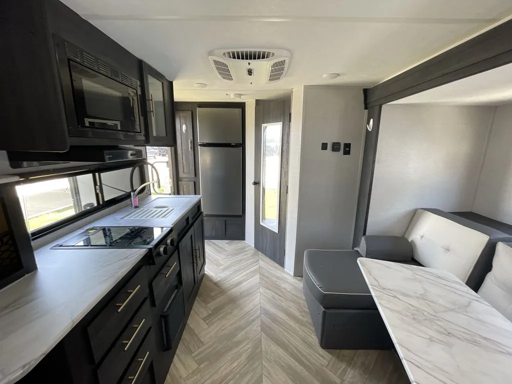 2022 Forest River Ozark 1800QS — Photo 6