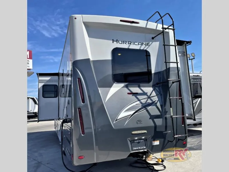 2023 Thor Motor Coach Hurricane 34R - Photo 3