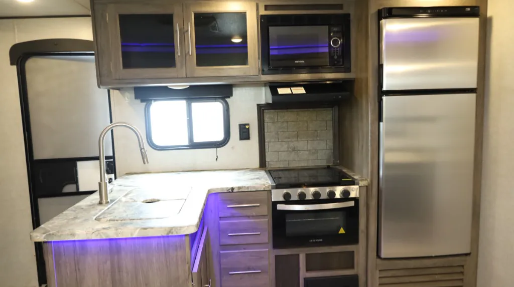 2022 CrossRoads Zinger 340BH - Photo 4