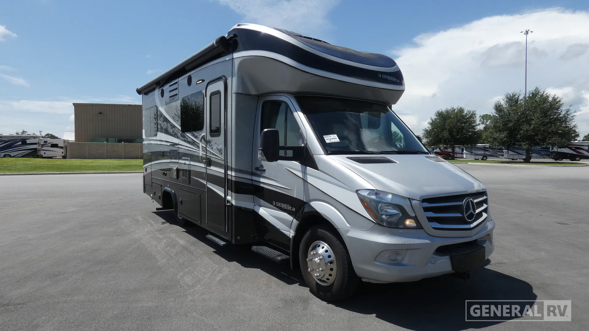 2017 Dynamax Corp Isata 3 24RW dealer photo 1 from General RV