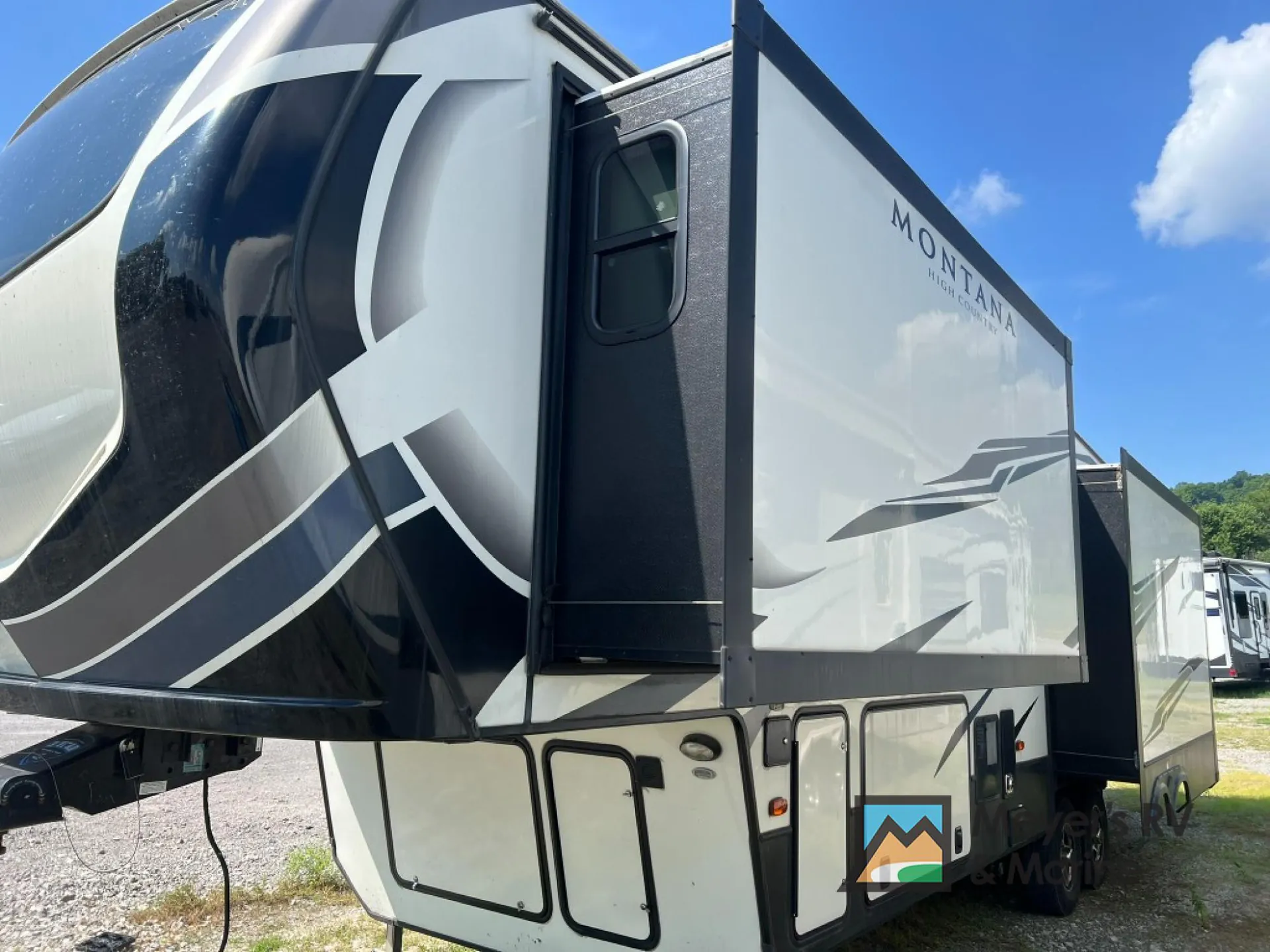 2021 Keystone Montana High Country 295RL - Photo 3