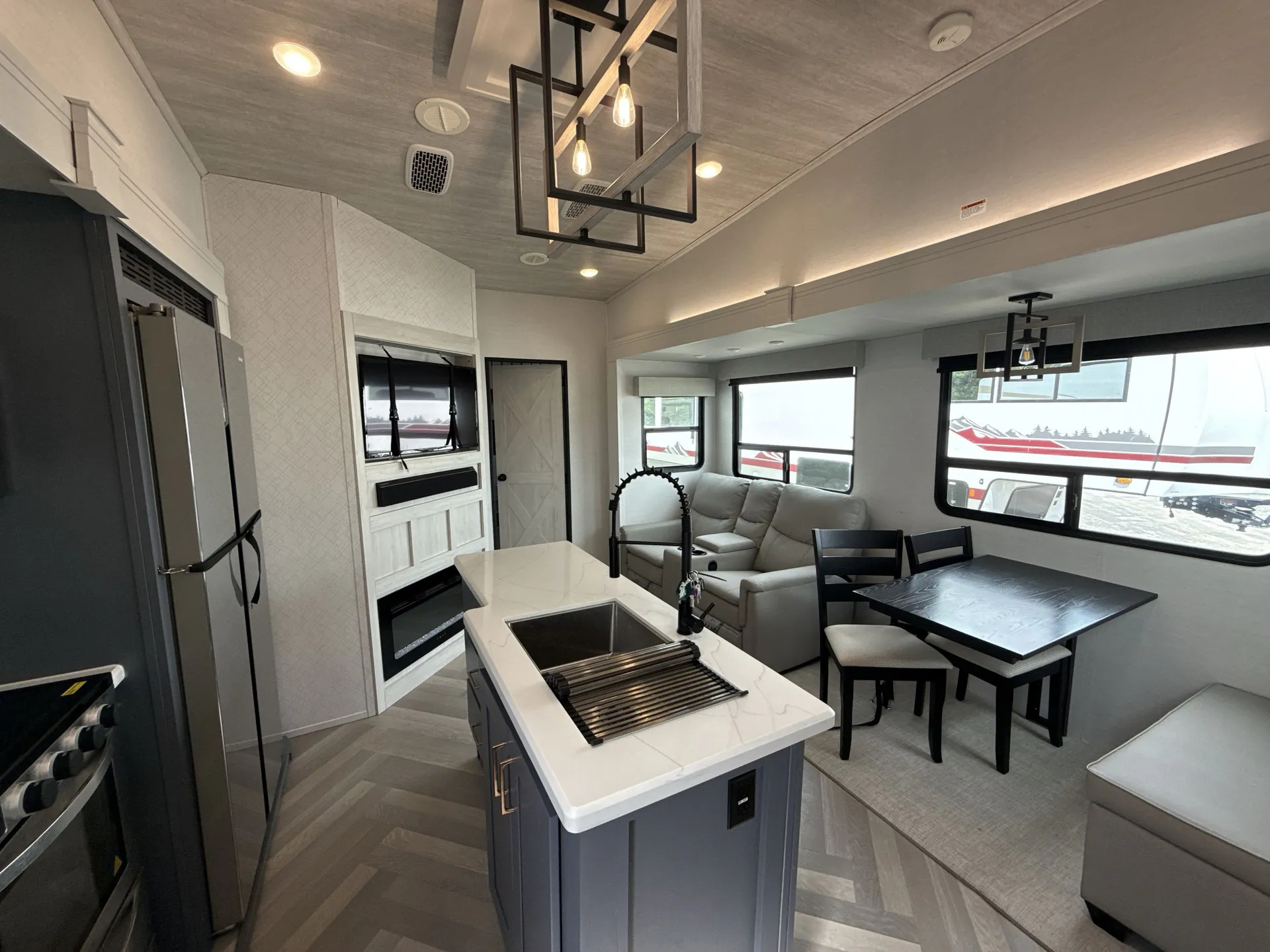 2024 Prime Time Crusader 395BHL — living area main