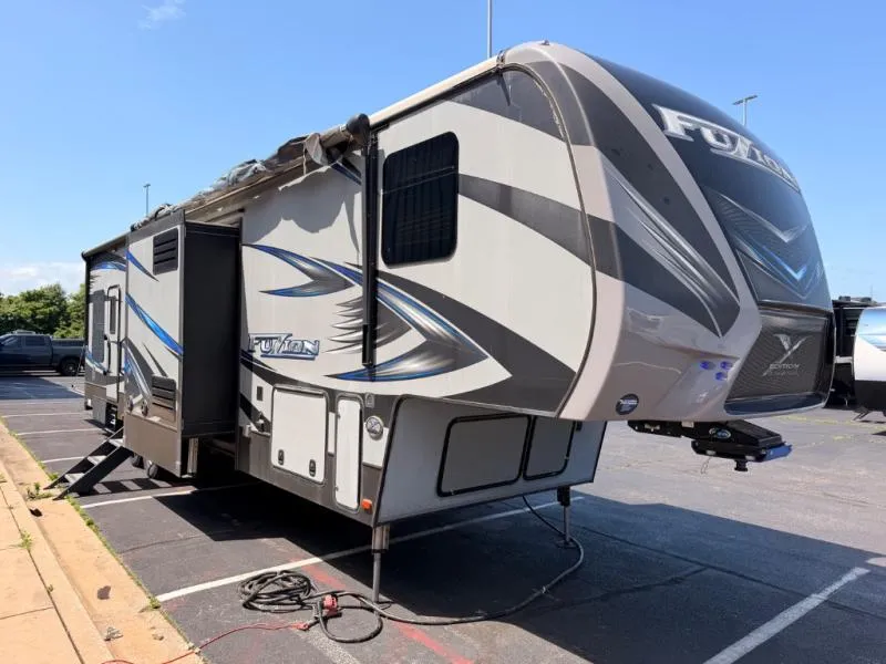 2017 Keystone RV Fuzion Used    384 - Main photo