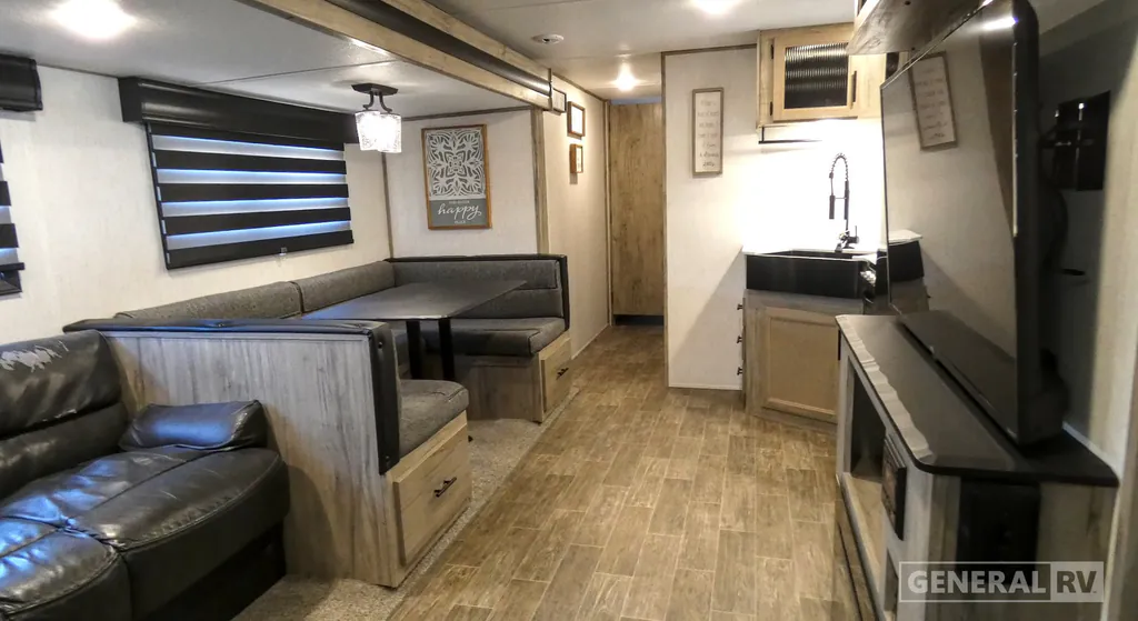 2021 Forest River Cherokee Alpha Wolf 30DBH-L, Photos photo 4