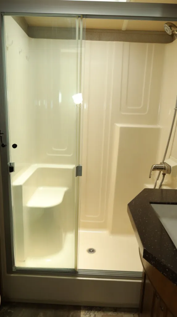 2018 Forest River Cedar Creek Hathaway Edition 34RE — Photo 6