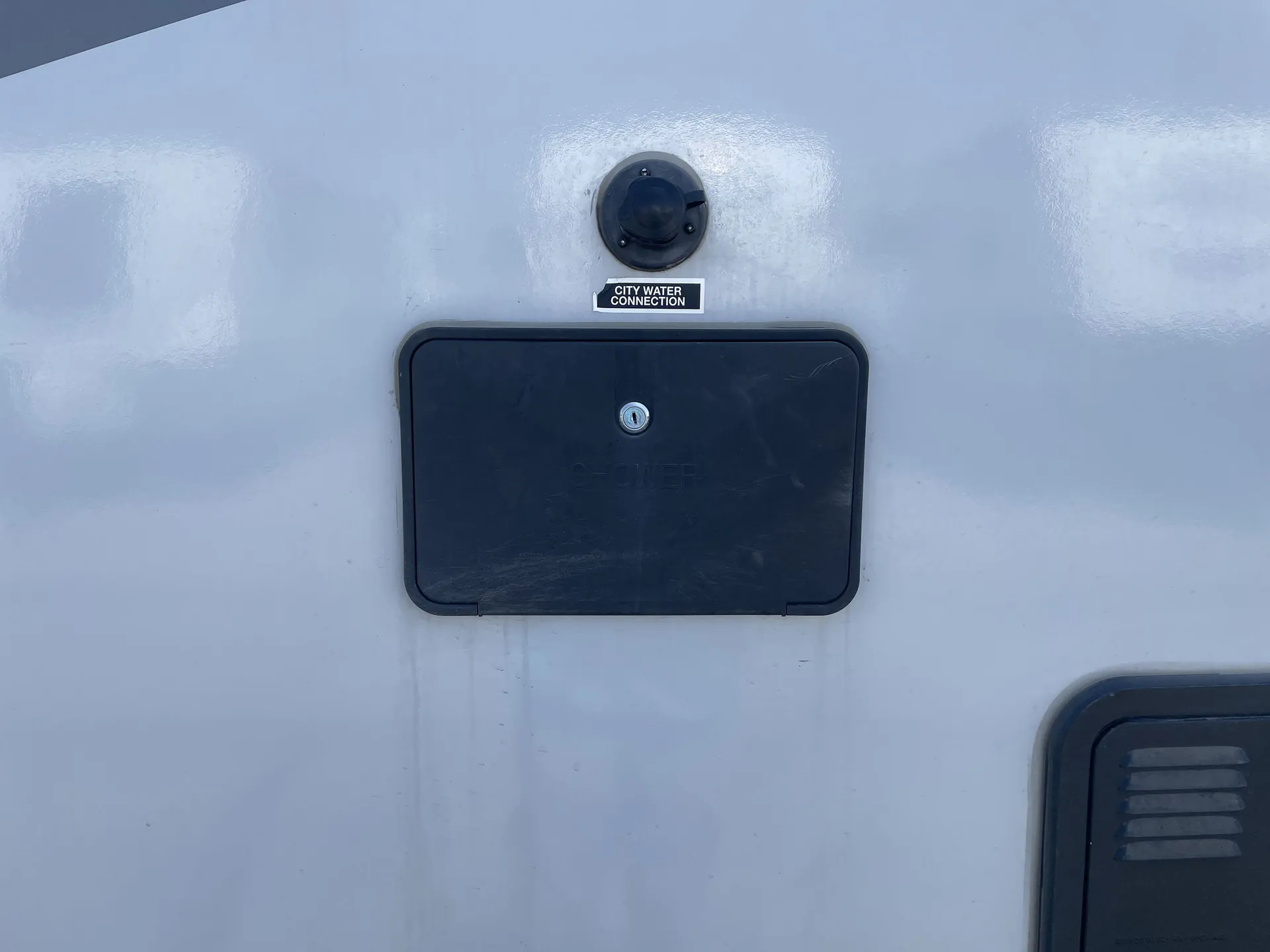 2022 Forest River Shockwave 30DSGDX — backside