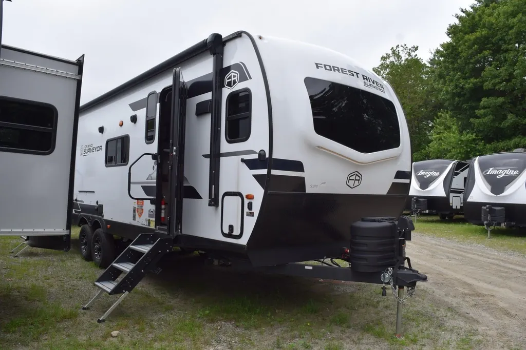 2025 Forest River Grand Surveyor 275FKBS - Photo 4