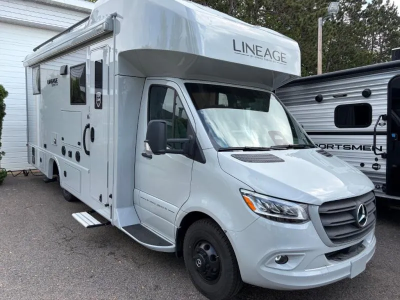 2027 Grand Design Lineage Series M 25FW - Photo 2