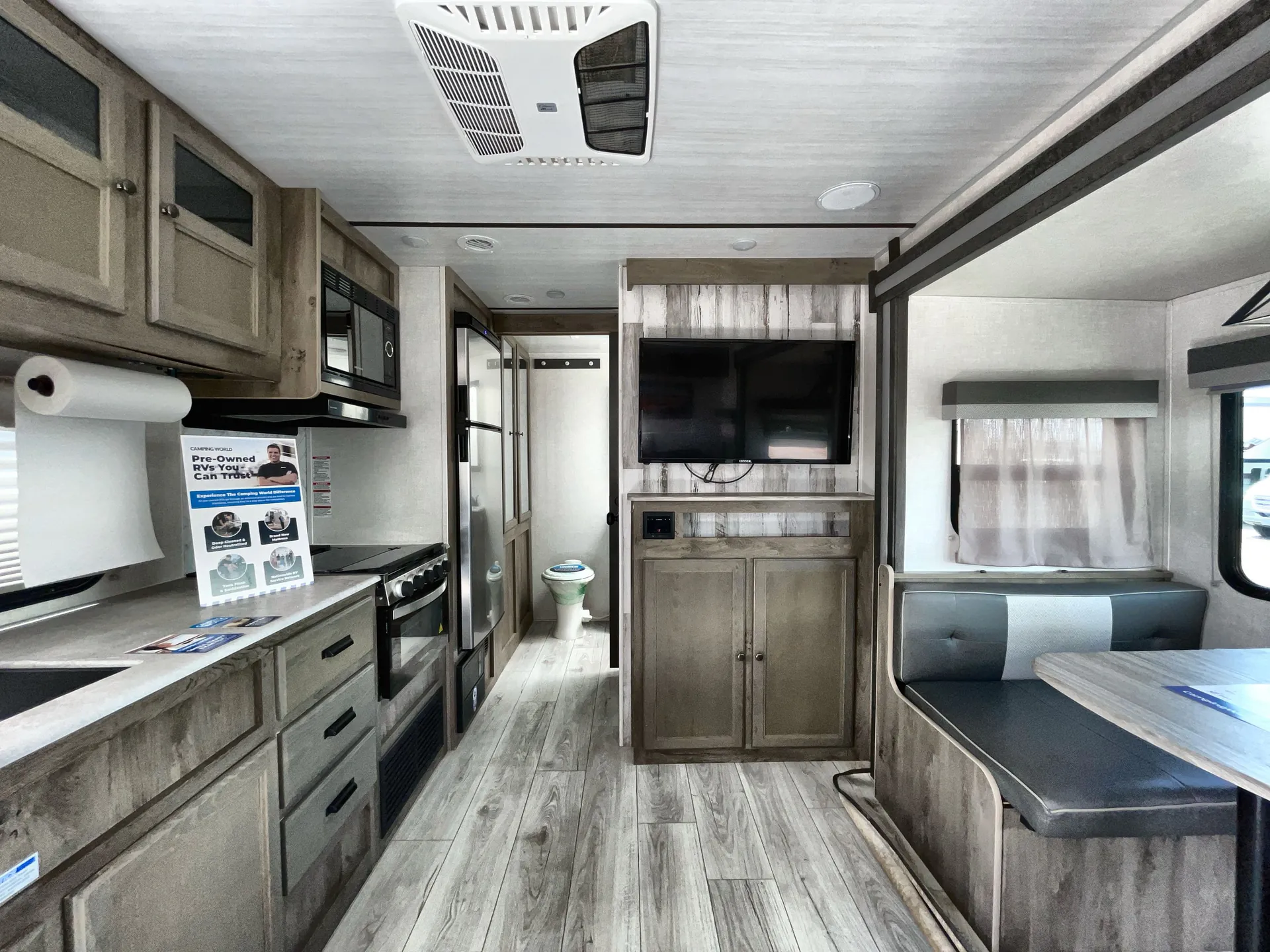 2022 Forest River Surveyor Legend 252RBLE — living area main